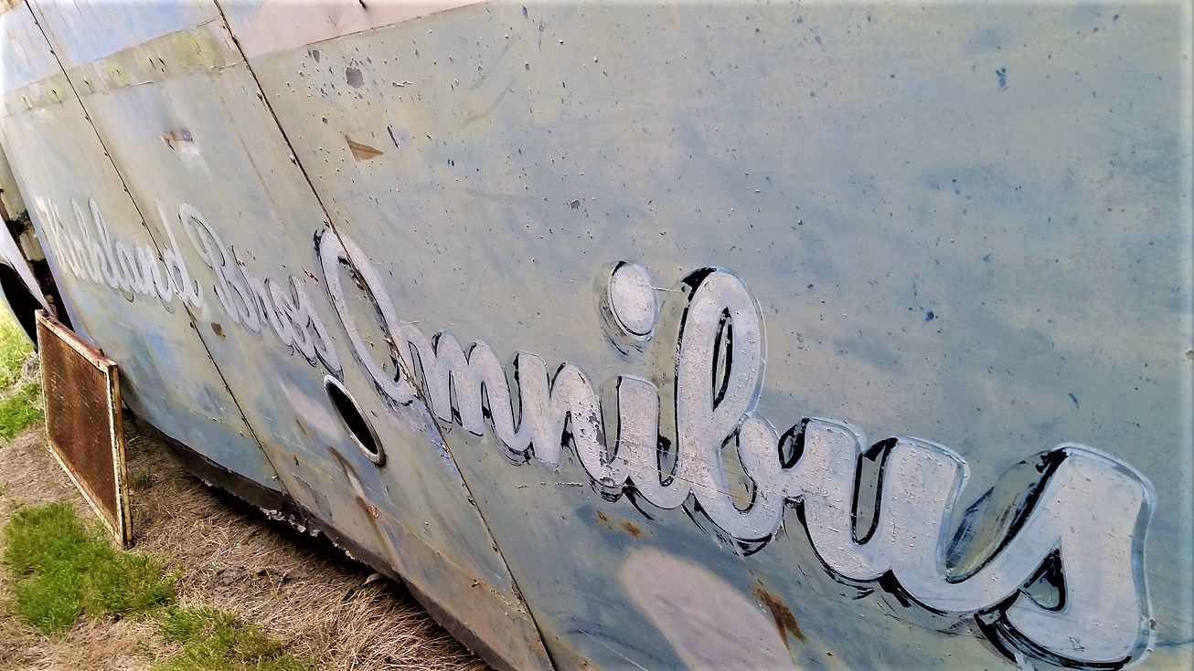 1953_MACK_vintage_Bus-Kirklands_Signwriting 1953_MACK_vintage_Bus-Kirklands_Signwriting