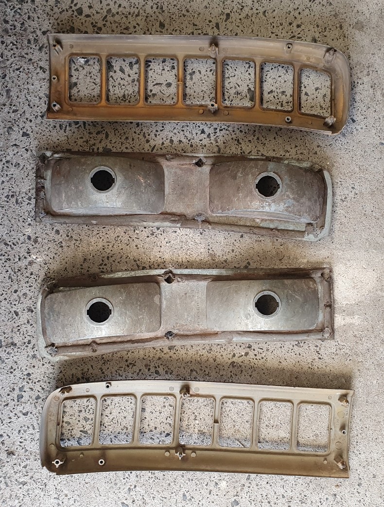 Chrysler_Valiant_Charger_tailight_housings_Pair_VH-VJ-VK-CL__(3)