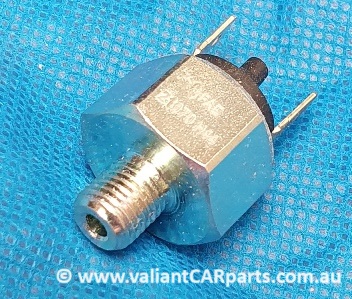 Hillman_Hunter_Arrow_HB_HC_HE_1725_oil_pressure_switch