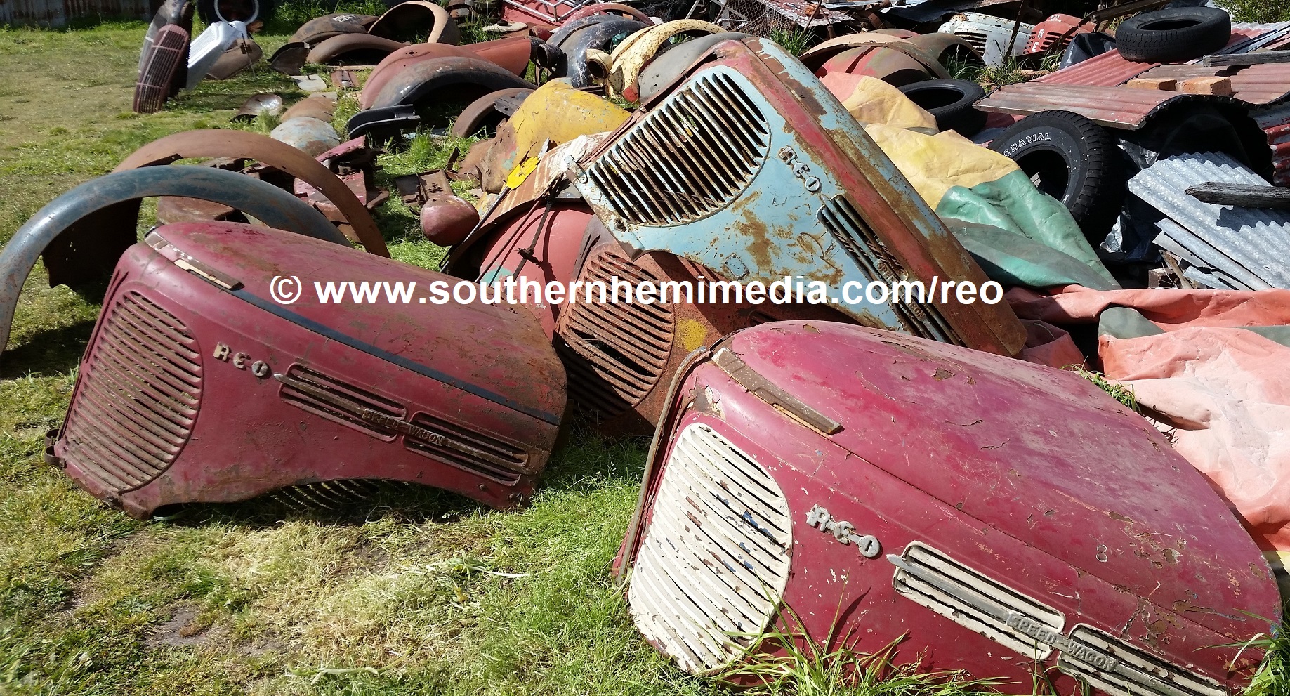 REO_truck_bus_car_parts_1949-1950s_Gold_Comet_Crown_Fenders_mudguards_Hood_Bonnet_etc_(18)